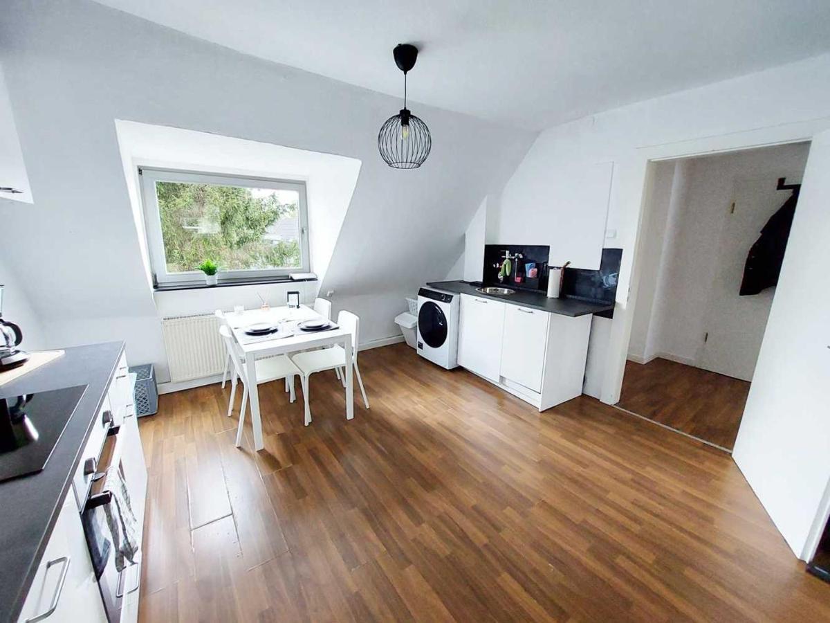 Cozy Apartment With Garden In ゲルゼンキルヒェン エクステリア 写真