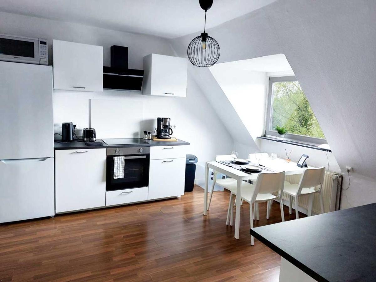 Cozy Apartment With Garden In ゲルゼンキルヒェン エクステリア 写真