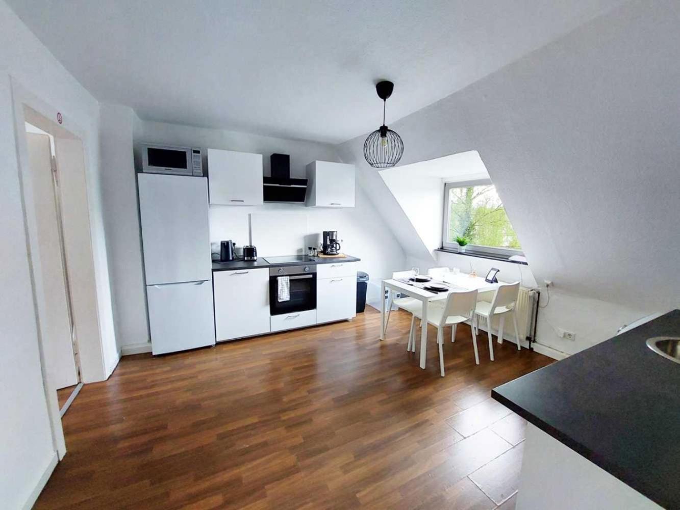 Cozy Apartment With Garden In ゲルゼンキルヒェン エクステリア 写真