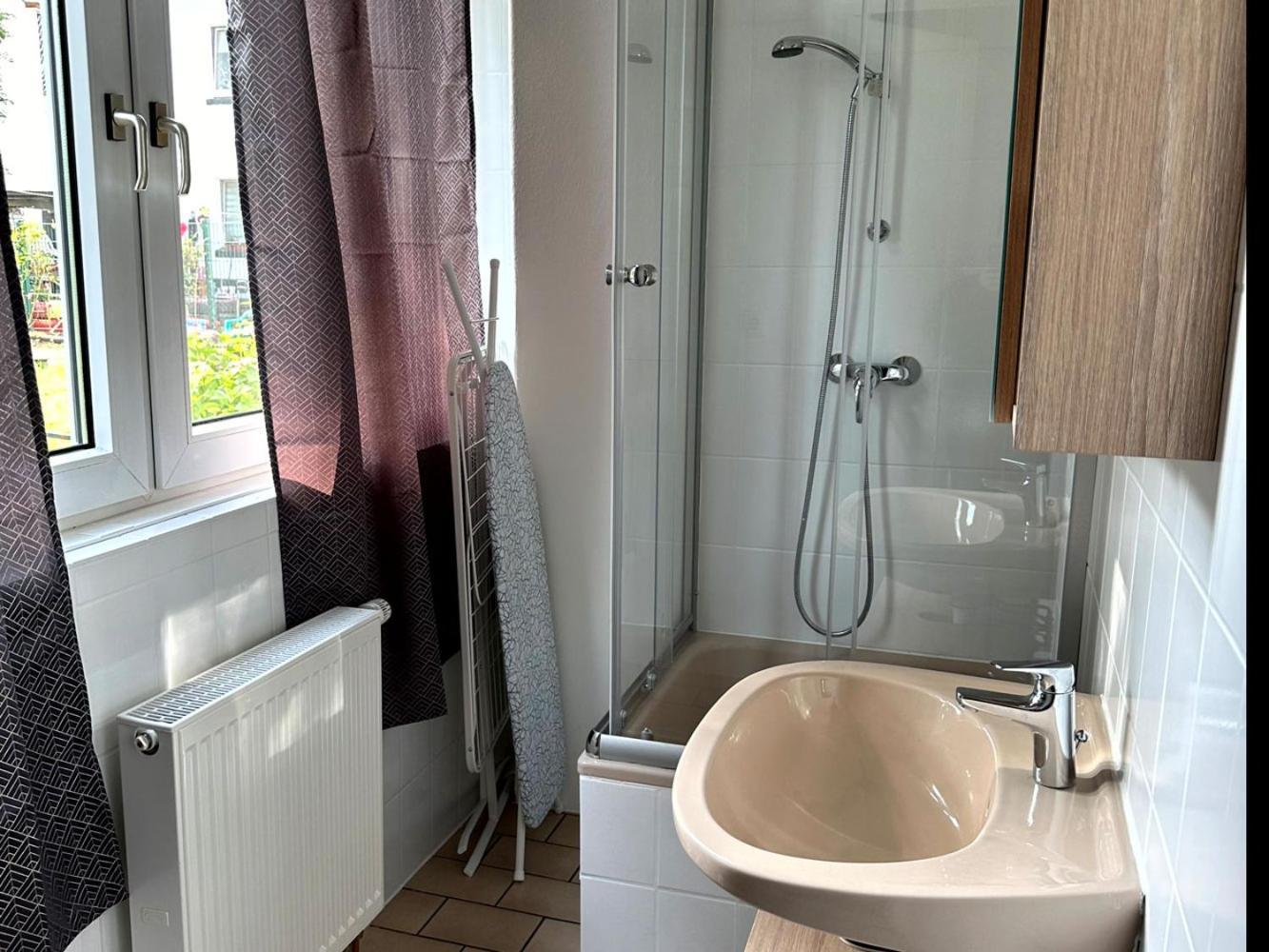 Cozy Apartment With Garden In ゲルゼンキルヒェン エクステリア 写真